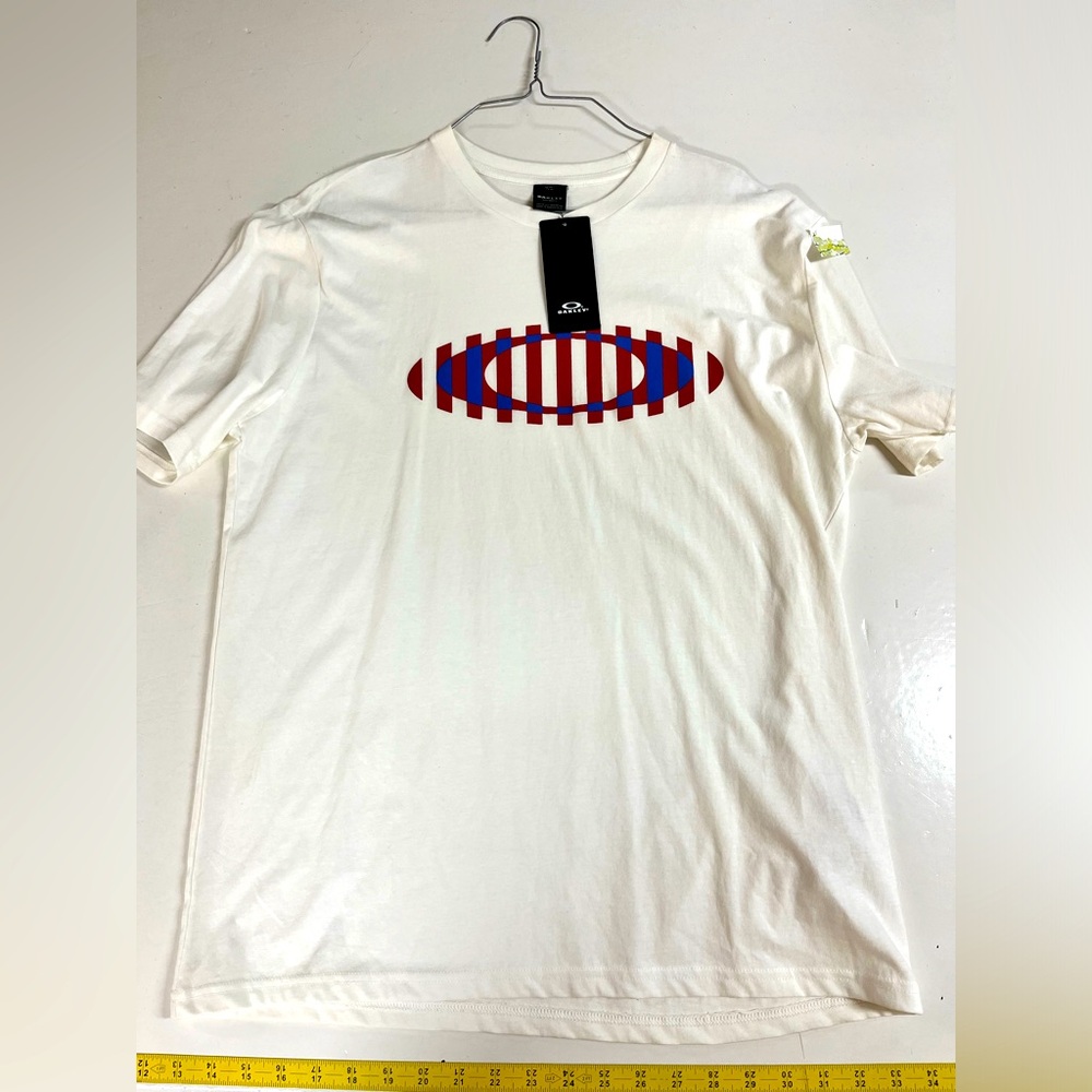 NEW men’s Oakley T-shirt with tags